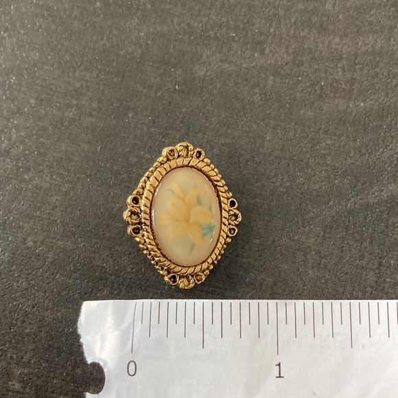 Vintage CAMCO signed flower pin. - Picture 5 of 5